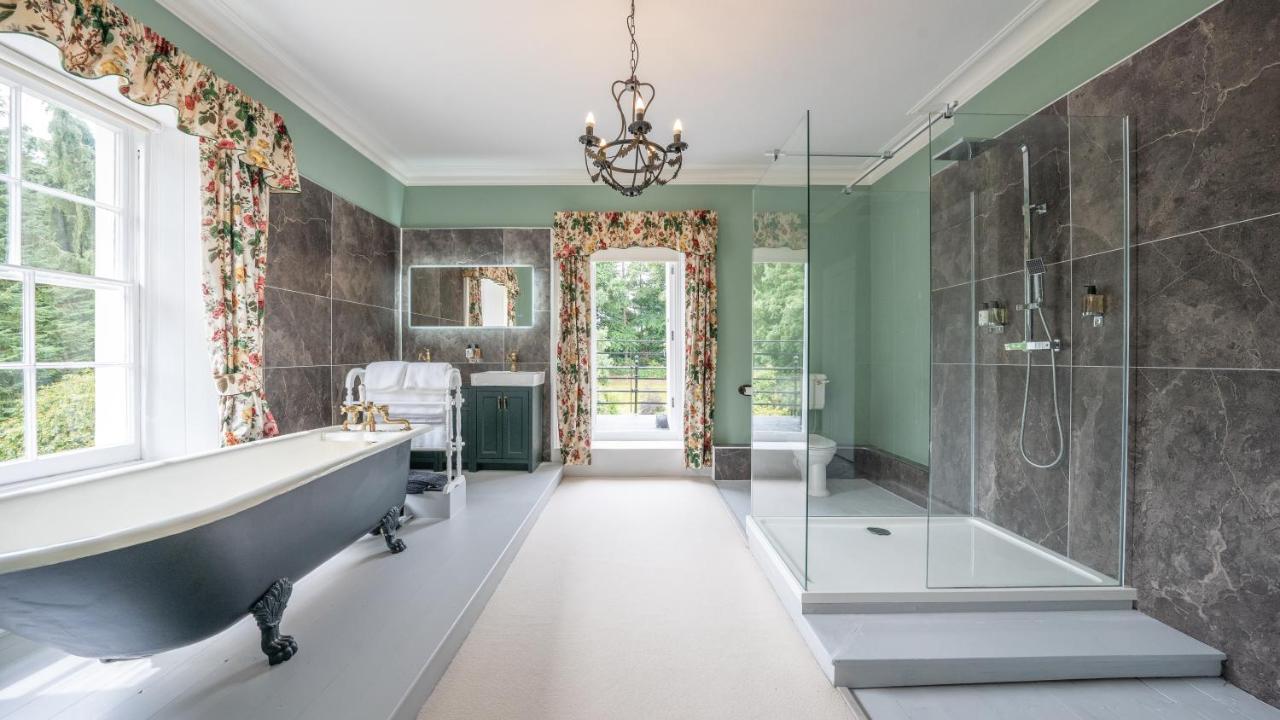 Pantybeiliau House Bed & Breakfast Gilwern ภายนอก รูปภาพ