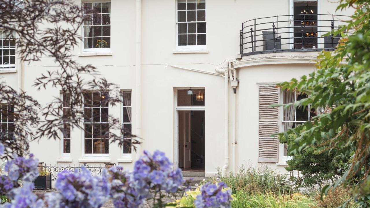 Pantybeiliau House Bed & Breakfast Gilwern ภายนอก รูปภาพ