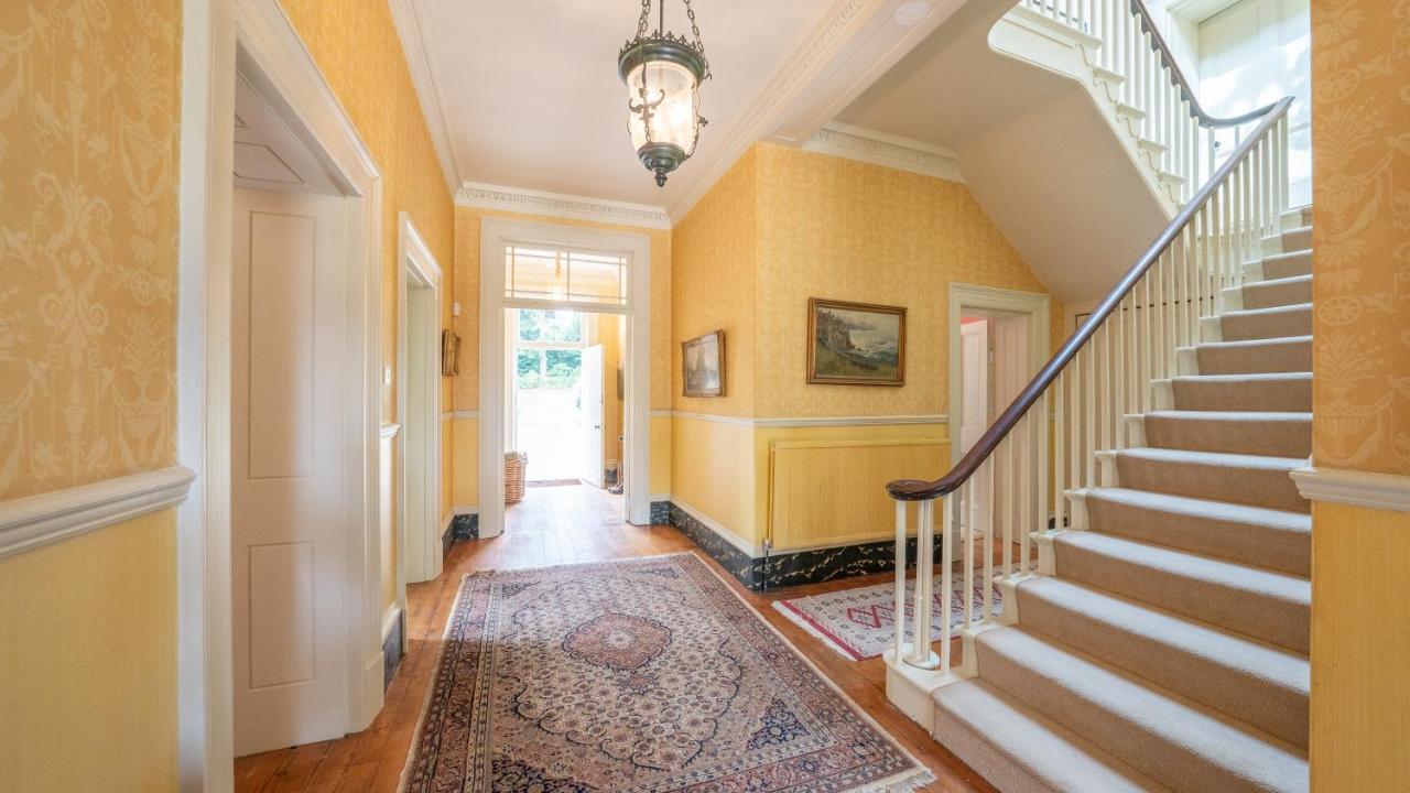 Pantybeiliau House Bed & Breakfast Gilwern ภายนอก รูปภาพ