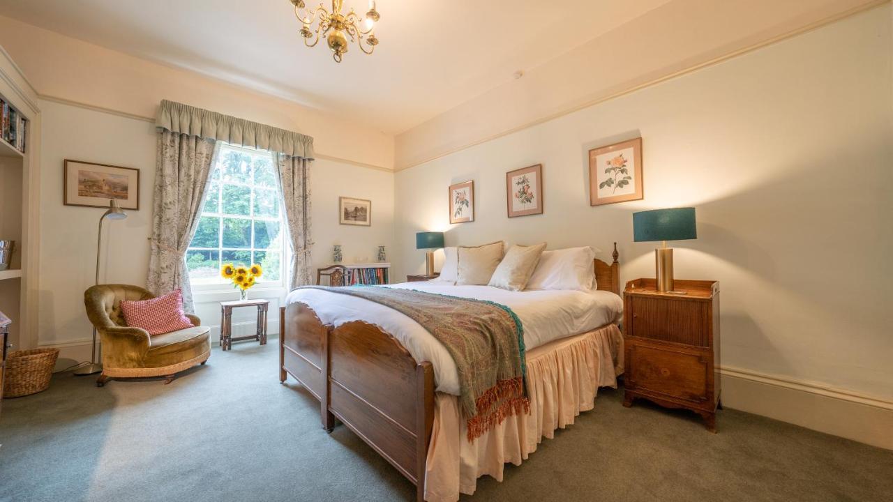 Pantybeiliau House Bed & Breakfast Gilwern ภายนอก รูปภาพ