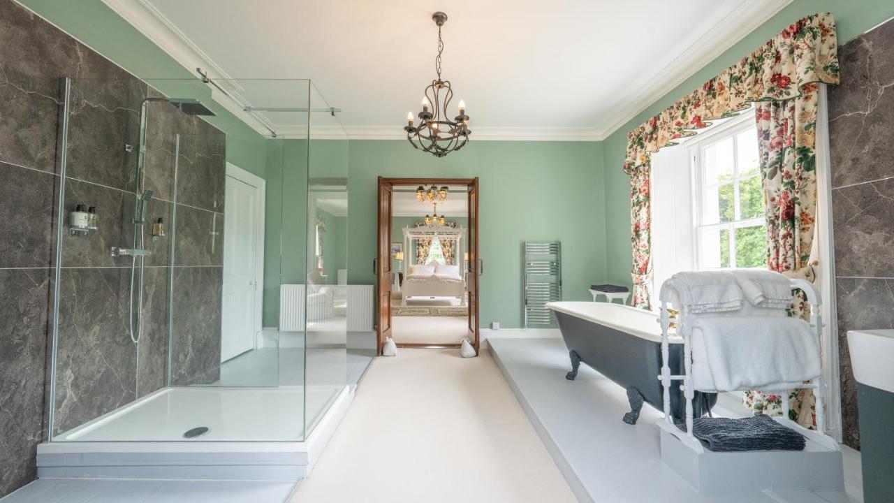 Pantybeiliau House Bed & Breakfast Gilwern ภายนอก รูปภาพ