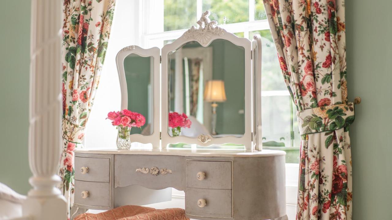 Pantybeiliau House Bed & Breakfast Gilwern ภายนอก รูปภาพ