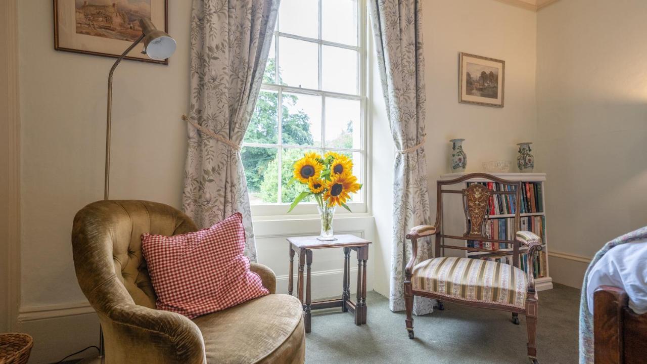 Pantybeiliau House Bed & Breakfast Gilwern ภายนอก รูปภาพ