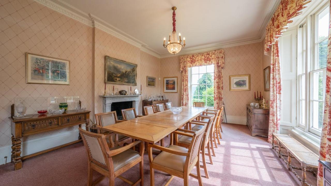 Pantybeiliau House Bed & Breakfast Gilwern ภายนอก รูปภาพ